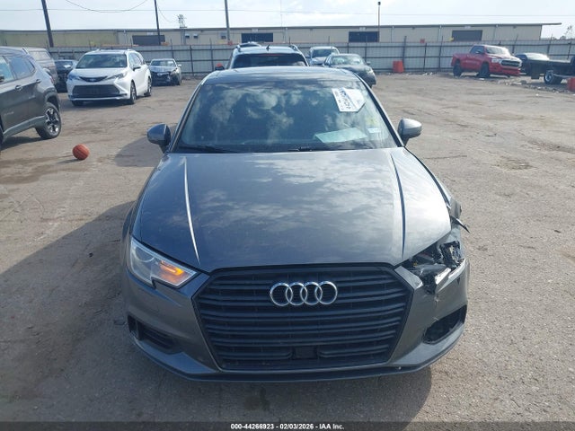 Продаж на аукціоні авто 2019 Audi A3 40 Titanium Premium, vin: WAUAUGFF0KA111025, номер лоту: 44266923