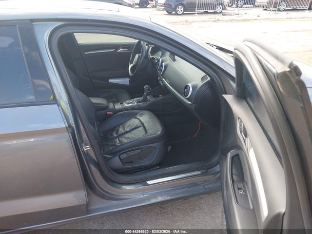 2019 AUDI A3 WAUAUGFF0KA111025 Photo 4