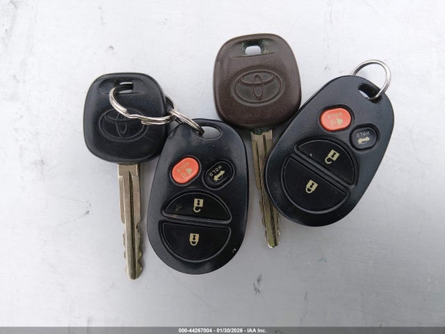 44267004 :رقم المزاد ، 4T1CE30P87U752704 vin ، 2007 Toyota Camry Solara Se مزاد بيع