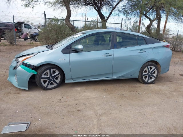 Toyota Prius Three Touring 2016 JTDKARFU8G3020641 Image 14
