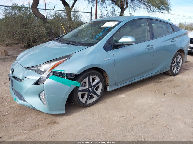 Toyota Prius Three Touring 2016 JTDKARFU8G3020641 Image 2