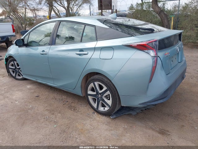 Toyota Prius Three Touring 2016 JTDKARFU8G3020641 Image 3