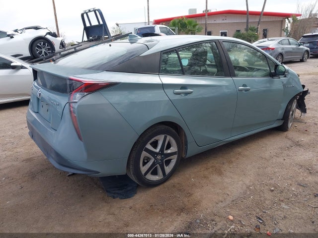 Toyota Prius Three Touring 2016 JTDKARFU8G3020641 Image 4