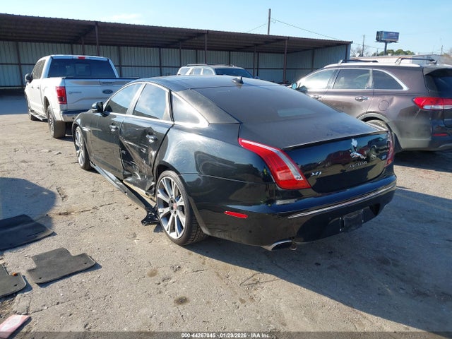 2015 JAGUAR XJ SAJWA1CZ3F8V84722 Photo 2