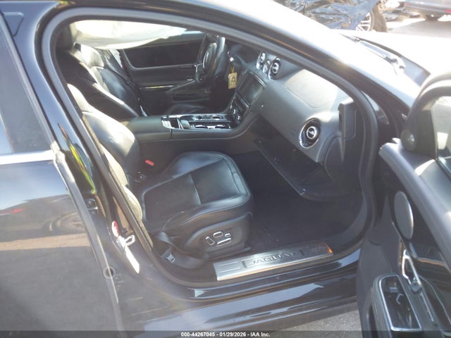 2015 JAGUAR XJ SAJWA1CZ3F8V84722 Photo 4