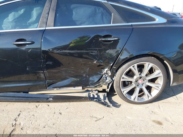 2015 JAGUAR XJ SAJWA1CZ3F8V84722 Photo 5
