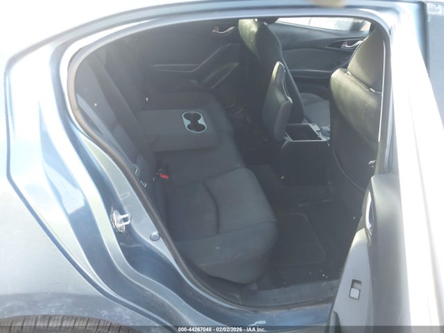 3MZBM1U7XGM329660 Mazda Mazda3 I Sport