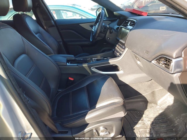 2019 JAGUAR F-PACE SADCK2FX1KA367854 Photo 4