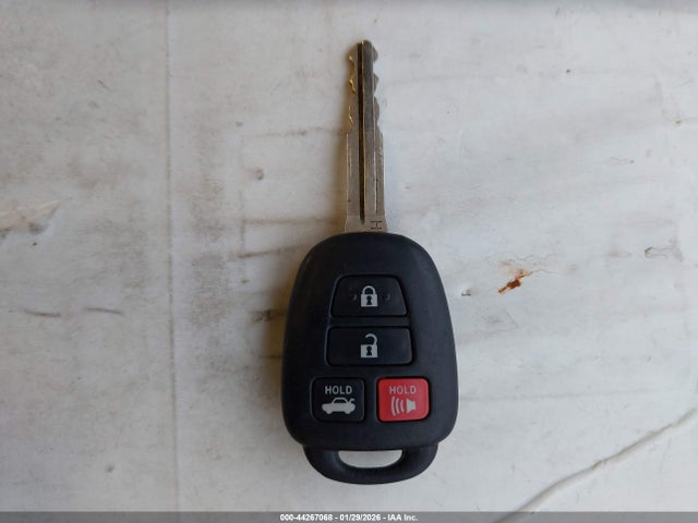 2T1BURHE4HC872118 Toyota COROLLA LE