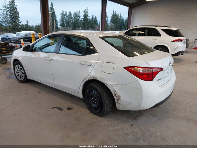 2T1BURHE4HC872118 Toyota COROLLA LE