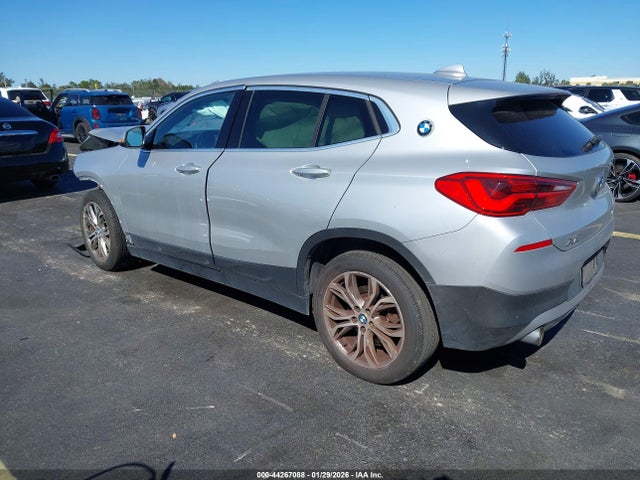 2018 BMW X2 WBXYJ3C30JEJ75816 Photo 2