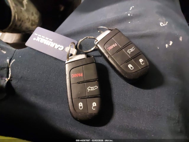 44267097 :رقم المزاد ، 1C3CCCAB1FN698706 vin ، 2015 Chrysler 200 Limited مزاد بيع