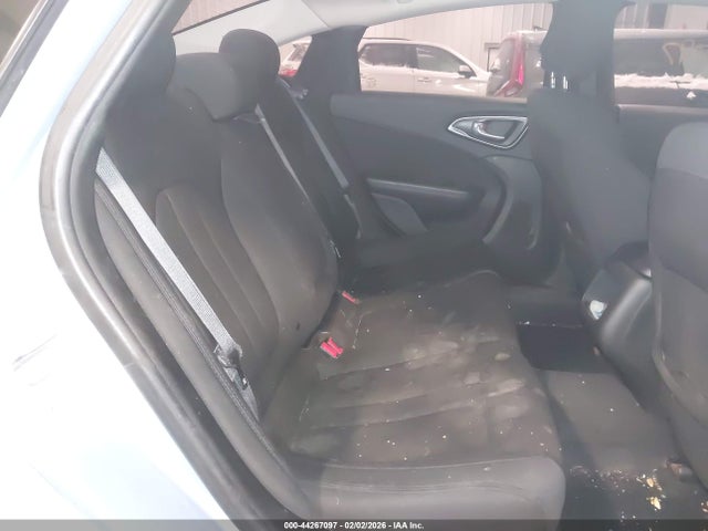 44267097 :رقم المزاد ، 1C3CCCAB1FN698706 vin ، 2015 Chrysler 200 Limited مزاد بيع