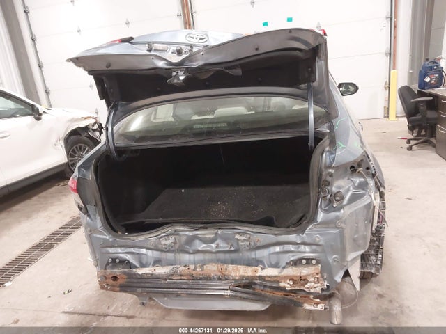JTDEPRAE6LJ041568 Toyota COROLLA LE