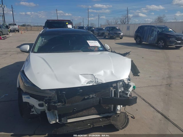KNALC4J1XH5069695 KIA Cadenza Premium