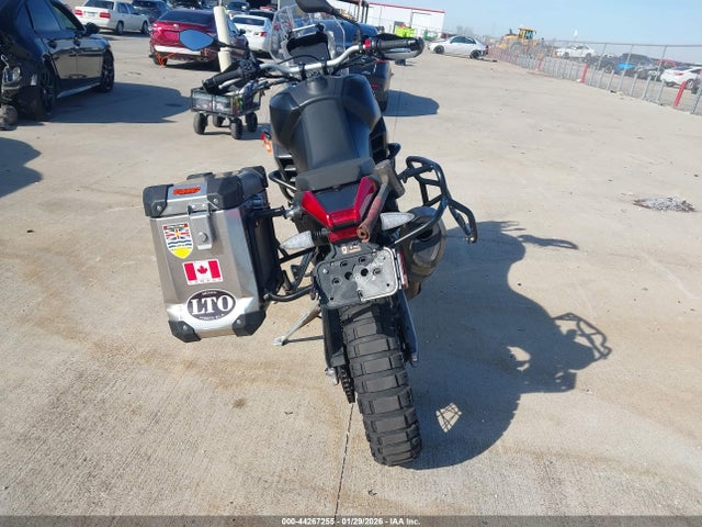 ZD4XBUA08RS002339 Aprilia Tuareg 660