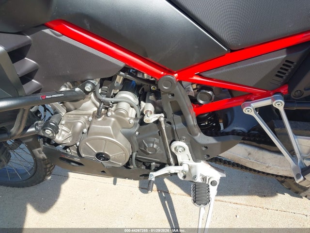 ZD4XBUA08RS002339 Aprilia Tuareg 660