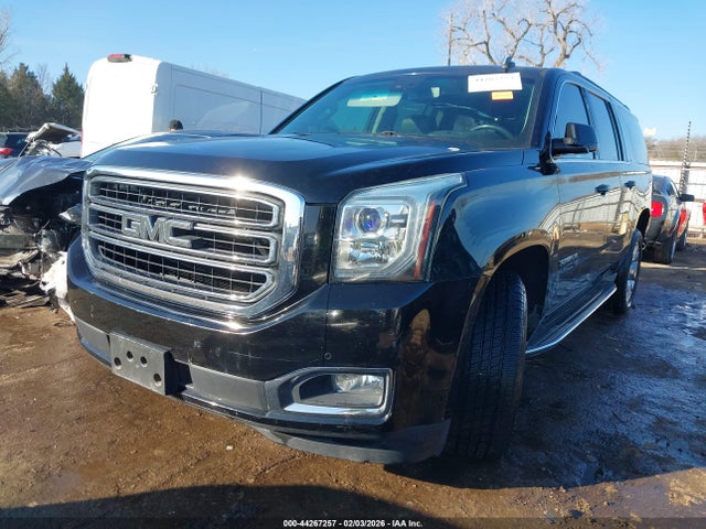 44267257 :رقم المزاد ، 1GKS2HKC2FR122473 vin ، 2015 Gmc Yukon Xl 1500 Slt مزاد بيع