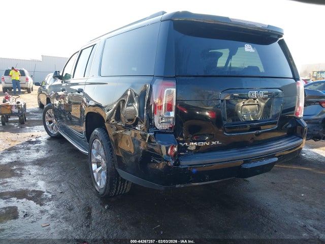 44267257 :رقم المزاد ، 1GKS2HKC2FR122473 vin ، 2015 Gmc Yukon Xl 1500 Slt مزاد بيع