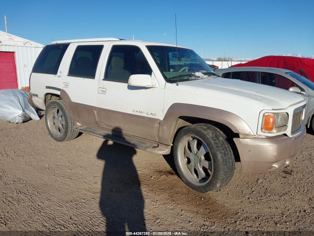 44267292 :رقم المزاد ، 1GYEK13R3YR151965 vin ، 2000 Cadillac Escalade مزاد بيع