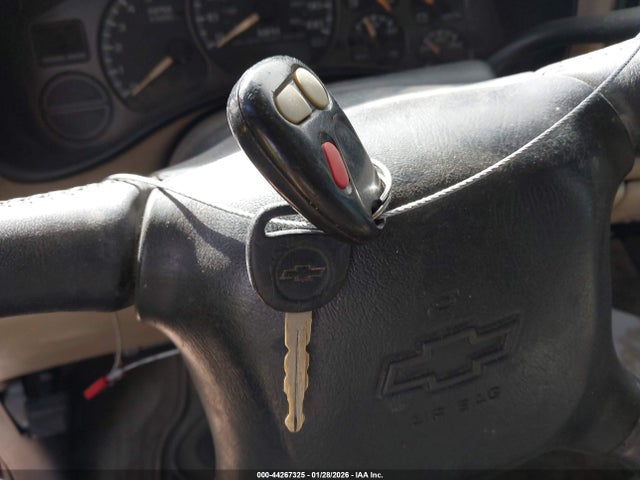 2001 CHEVROLET TAHOE 1GNEC13T91R226552 Photo 10