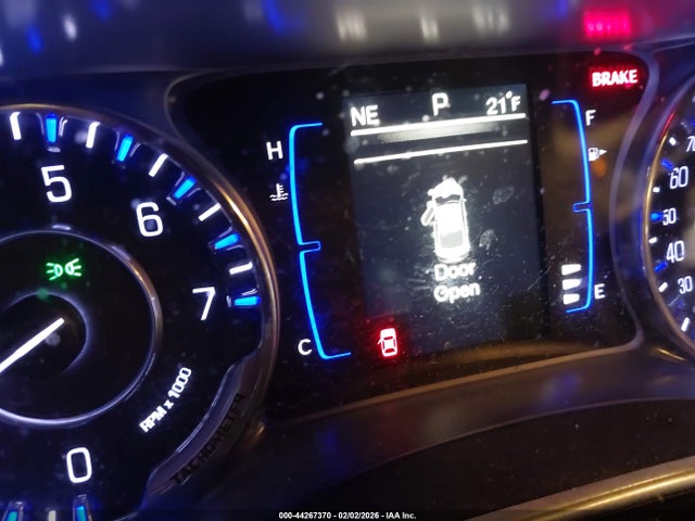 Продажа на аукционе авто 2017 Chrysler 200 Limited Platinum, vin: 1C3CCCAB4HN506830, номер лота: 44267370