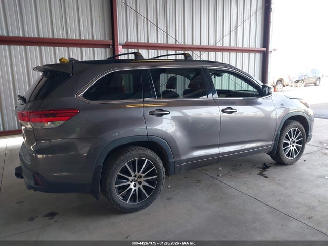 Toyota Highlander Se 2018 5TDJZRFH5JS812954 Image 14