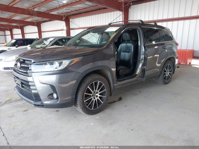 Toyota Highlander Se 2018 5TDJZRFH5JS812954 Image 2