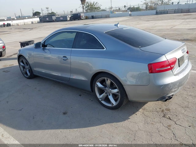 2011 AUDI A5 WAULFAFR6BA059023 Photo 2