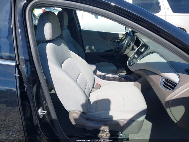 1G1ZD5ST3KF106676 Chevrolet MALIBU LT