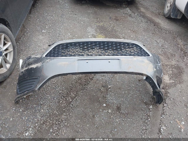 1FADP3K28GL315303 Ford FOCUS SE