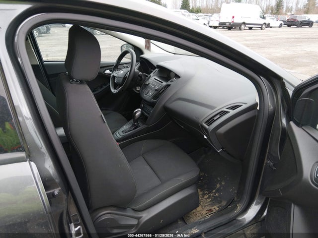 1FADP3K28GL315303 Ford FOCUS SE