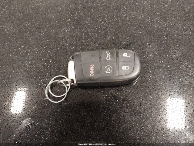 1C3CCCEGXFN589389 Chrysler 200 C