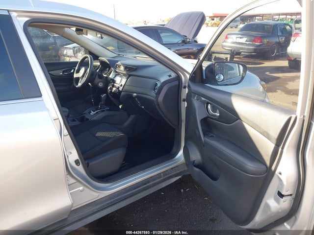 Nissan ROGUE S 2017 KNMAT2MTXHP604671 Image 5