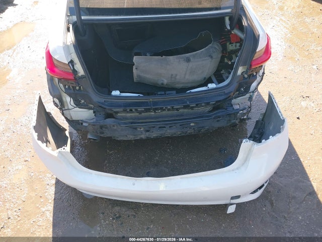 44267630 :رقم المزاد ، 3MW5R1J09L8B21844 vin ، 2020 Bmw 330i مزاد بيع