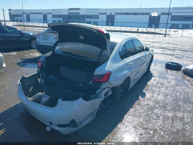 2020 BMW 330I 3MW5R1J09L8B21844 Photo 3