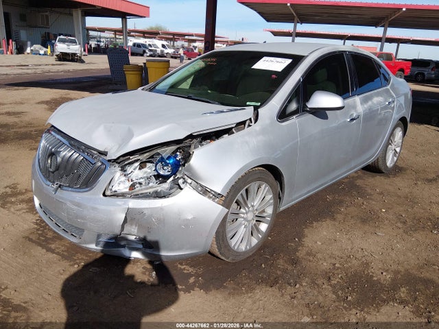 Buick Verano 2014 1G4PP5SK3E4172332 Image 2