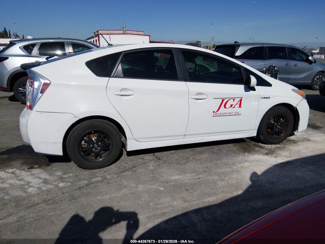Toyota Prius Two 2014 JTDKN3DU4E0372828 Image 13