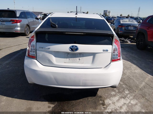 Toyota Prius Two 2014 JTDKN3DU4E0372828 Image 16