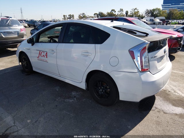 Toyota Prius Two 2014 JTDKN3DU4E0372828 Image 3