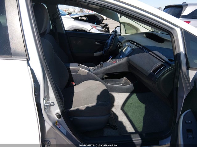 Toyota Prius Two 2014 JTDKN3DU4E0372828 Image 5