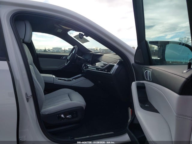 5UX43EX09T9125881 BMW X6 M60i