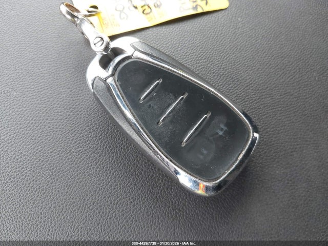 2GNAXKEV1K6280576 Chevrolet EQUINOX LT