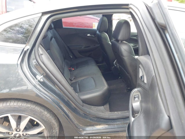 1G1ZE5ST2HF151517 Chevrolet MALIBU 1LT