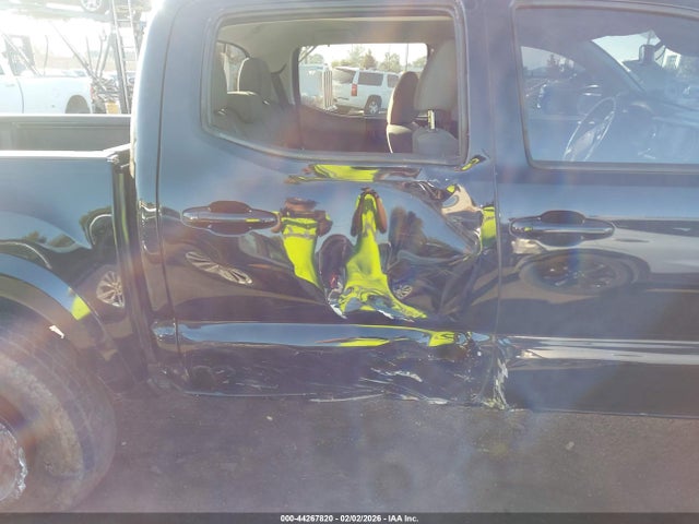 3TMAZ5CN5LM122806 Toyota Tacoma Sr5 V6