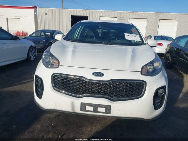 KNDPMCAC0J7450639 KIA Sportage Lx