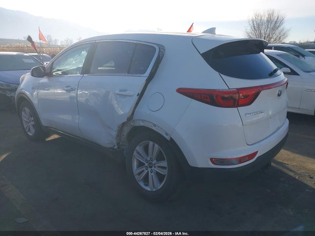 KNDPMCAC0J7450639 KIA Sportage Lx