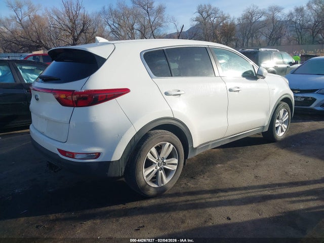 KNDPMCAC0J7450639 KIA Sportage Lx