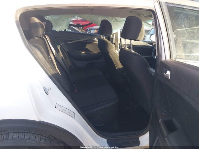 KNDPMCAC0J7450639 KIA Sportage Lx