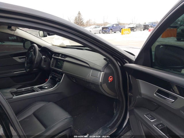 2017 JAGUAR XF SAJBS4BV7HCY27556 Photo 4